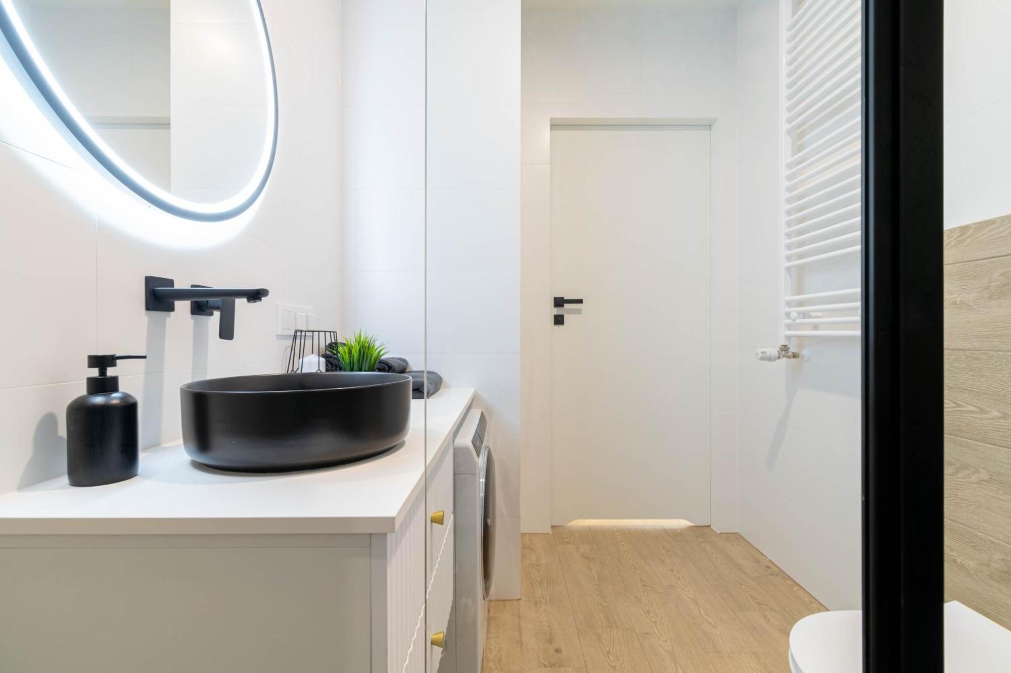 Blue Apartment Ceglana - Free Parking - Self Check-In Katowice Kültér fotó